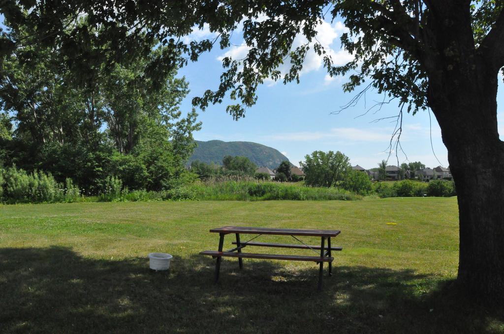 Motel Le Transit Mont-Saint-Hilaire Extérieur photo